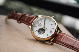 Tại sao nhóm khách hàng cao cấp thích đồng hồ cơ nữ?