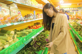 Không cần đi chợ sáng, ‘chợ chiều’ rau vẫn tươi