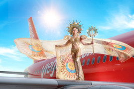 Hoa hậu Liên lục địa Keran đẹp mê hồn trong bộ lịch 2020 của Vietjet