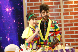 Việt Hương 'sốc' khi Thanh Bạch để râu ria xồm xoàm, xăm trổ đầy mình