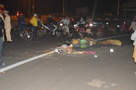 Dân truy đuổi tài xế xe tải đâm chết người rồi bỏ chạy