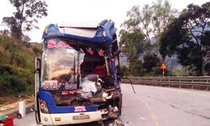 Thêm một tài xế dũng cảm 'dìu' xe khách cứu sống 30 người trên đèo Lò Xo