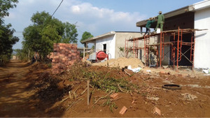 Nguyên trưởng phòng kinh tế giúp mẹ xây nhà trái phép bị điều chuyển