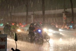 Sài Gòn mưa như trút nước, một học sinh thiệt mạng