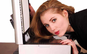 Kiếm tiền khi đi học, sinh viên nên chọn việc gì?