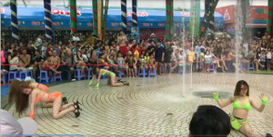 Vũ công mặc bikini nhảy múa phản cảm ở Đầm Sen, Cục Nghệ thuật lên tiếng