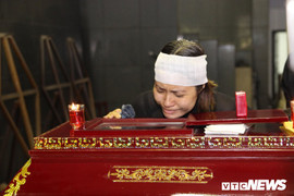 Vợ 'Chí Phèo' Bùi Cường vẫn nằm viện, không thể có mặt trong tang lễ chồng