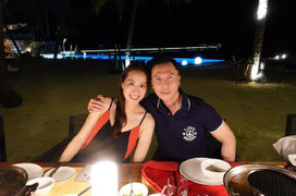 Vợ Chân Tử Đan đăng ảnh bán nude khi nghỉ dưỡng cùng chồng