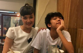 'Táo Y tế' Vân Dung tự hào khoe con trai 18 tuổi