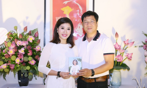 'Bích Hồng thổi một làn gió mới cho những ca khúc về Bác Hồ'