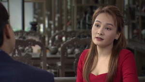 'Về nhà đi con' tập 44: Vừa tới công ty làm việc, Thư sa thải nhân viên nữ đong đưa chồng