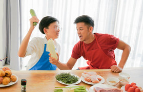 Trọng Hiếu 'mạo hiểm' thi nấu ăn cùng Vua đầu bếp nhí