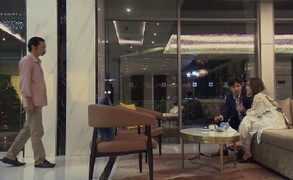 'Về nhà đi con' tập 69: Ông Sơn bắt quả tang Vũ đang thân mật bên Nhã