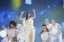 Đông Nhi, Noo Phước Thịnh biểu diễn cùng các ngôi sao hàng đầu châu Á