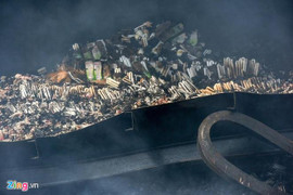 Cháy hàng nghìn bóng đèn huỳnh quang nguy hiểm thế nào?