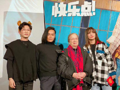 'Tiểu Yến Tử' Triệu Vy trẻ trung hội ngộ Dung Ma Ma sau gần 20 năm đóng 'Hoàn Châu Cách Cách'