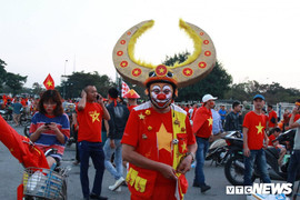 Ảnh: Những cách hóa trang độc đáo của CĐV Việt Nam ở sân Mỹ Đình