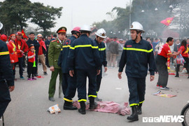 Đốt pháo sáng trên sân Mỹ Đình, một cổ động viên bị bắt