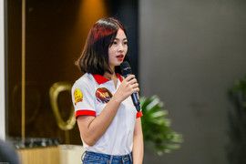 Thí sinh Hoa khôi sinh viên Việt Nam tranh tài hùng biện tiếng Anh