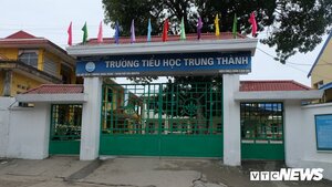 Cô giáo phủ nhận phạt tát học trò 50 cái, học sinh đồng thanh 'con sợ cô, con sợ cô lắm'