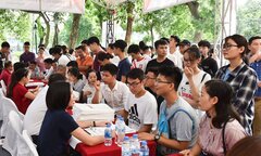 Đại học hạ điểm sàn kịch đáy 'vét' thí sinh: Các trường phải chịu trách nhiệm với xã hội