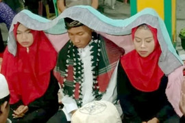 Không muốn ai tổn thương, chàng trai cưới hai vợ cùng lúc