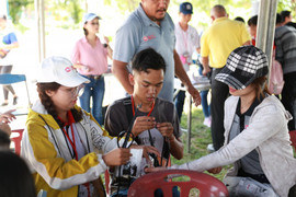 Sinh viên Việt Nam chia sẻ tầm nhìn phát triển tương lai bền vững tại diễn đàn ASEAN