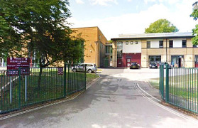 Trường phải xin lỗi vì yêu cầu học sinh viết thư tuyệt mệnh