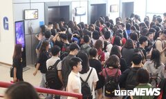 Sinh viên Đại học Kinh tế Quốc dân 'vật lộn' với thời khóa biểu mới