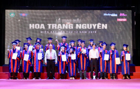 176 gương mặt trẻ xuất sắc phía Bắc đoạt giải thưởng Hoa Trạng Nguyên