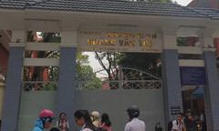 Hai nữ sinh TP.HCM đánh nhau trước cổng trường