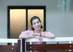 Cô giáo 7 năm mắc ung thư tìm thấy niềm vui khi từ thiện: 'Tôi là bệnh nhân hạnh phúc'