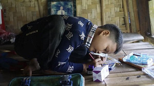 Cậu bé 10 tuổi sống cô độc giữa rừng ở Tuyên Quang sẽ được học trường nội trú