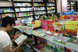 Địa phương lựa chọn sách giáo khoa: Vẫn lo ngại độc quyền