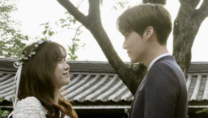 Ảnh hiếm trong hôn lễ không váy cưới của 'nàng cỏ' Goo Hye Sun
