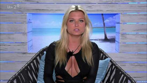 Quá khứ đau đớn của hoa hậu bị tước vương miện vì ân ái trên truyền hình