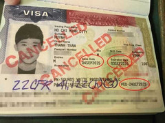 Không có sai sót trong visa, tại sao Trấn Thành vẫn bị giam suốt 24 tiếng?