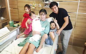 Lý Hải - Minh Hà hạnh phúc bên quý tử thứ 4 vừa chào đời