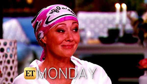 Nữ diễn viên 'Phép thuật' bật khóc tiết lộ ung thư vú đã di căn