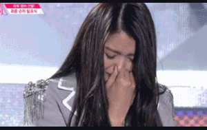 Sao nữ lộ mũi kỳ dị trên sóng truyền hình