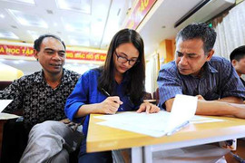 Vì sao hàng trăm trường đại học phải tuyển bổ sung số lượng lớn?