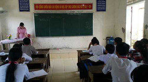 Thiếu giáo viên, cô giáo Văn được phân công dạy Sinh