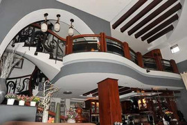 'Hoa mắt' với biệt thự hơn 40 tỷ đồng xa hoa của vợ chồng Lý Hải