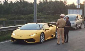 Cường Đô la và siêu xe bị cảnh sát giao thông 'hỏi thăm'?