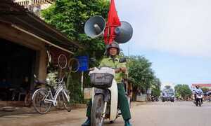 Giám đốc Công an tỉnh tặng xe máy cho cựu binh làm 'nhà đài di động'