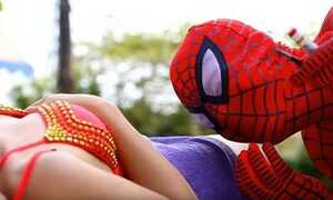 Đăng video clip phản cảm cho trẻ trên YouTube, Google phản ứng