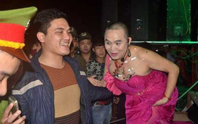 Cảnh diễn tỉnh dở khóc dở cười của Xuân Hinh và các danh hài đất Bắc