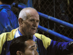 Phiên dịch gây hiểu nhầm, HLV FLC Thanh Hóa vẫn bị phạt nặng