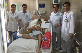 Bác sĩ kiên quyết từ chối cho bệnh nhân về chờ chết