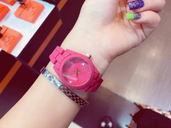 Quên hàng hiệu đi, đây mới là những mẫu đồng hồ tất cả các cô gái phải có trong hè này